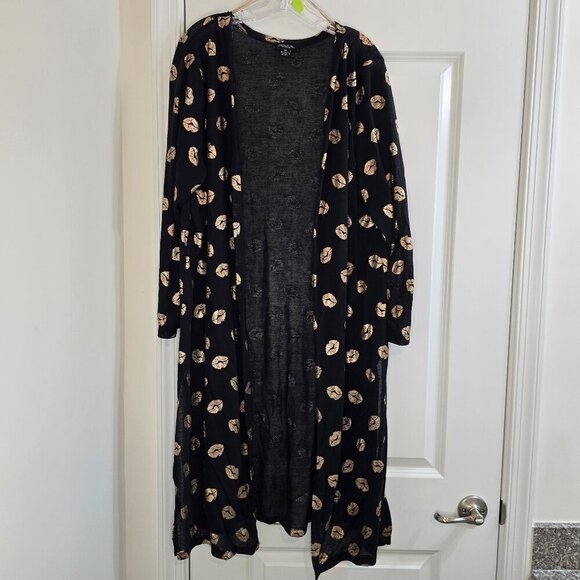 Rouge! Tops - Rouge Duster - Black with Gold Lips Print